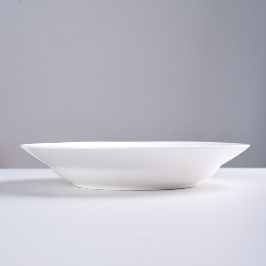 White Dinner Plates Set of 6, 9 Inch Salad Serving Modern Round Dishes - Dishwasher, Microwave, Oven Safe, Scratch Resistant, Smooth Glaze