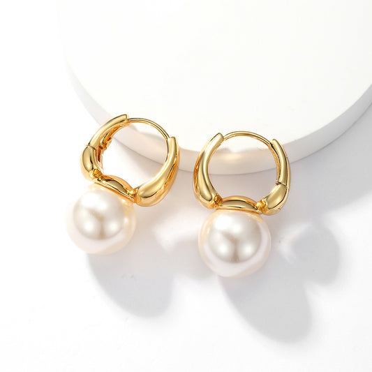 A pair of metallic glass bead copper material simple pearl earrings gift