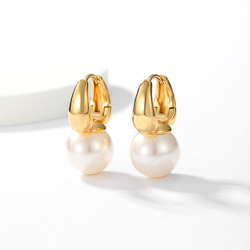 A pair of metallic glass bead copper material simple pearl earrings gift